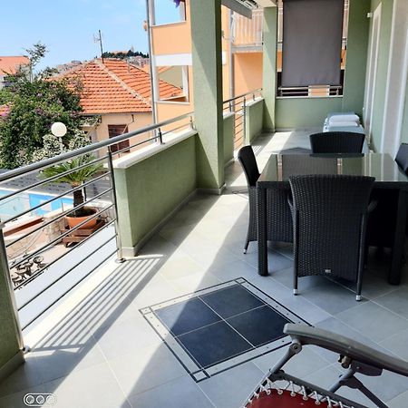 -Villa Sjor -Primosten-Apartmani- Has 2 Large Apartments And 2 Smaller Ones -Primosten Lokvice 6 Zewnętrze zdjęcie