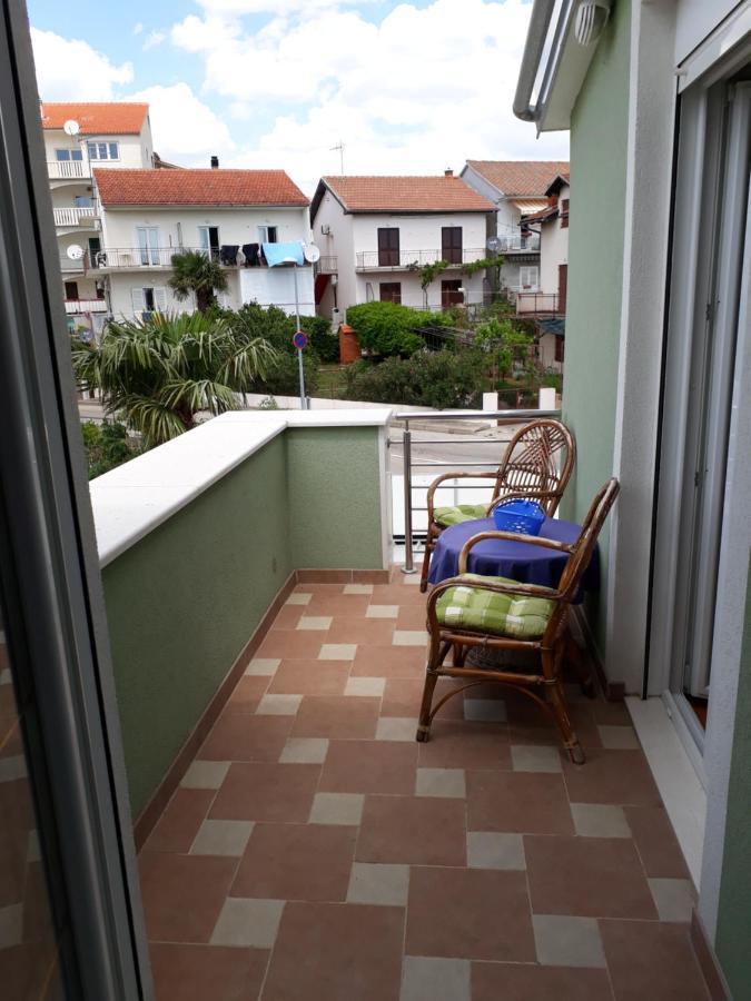-Villa Sjor -Primosten-Apartmani- Has 2 Large Apartments And 2 Smaller Ones -Primosten Lokvice 6 Zewnętrze zdjęcie