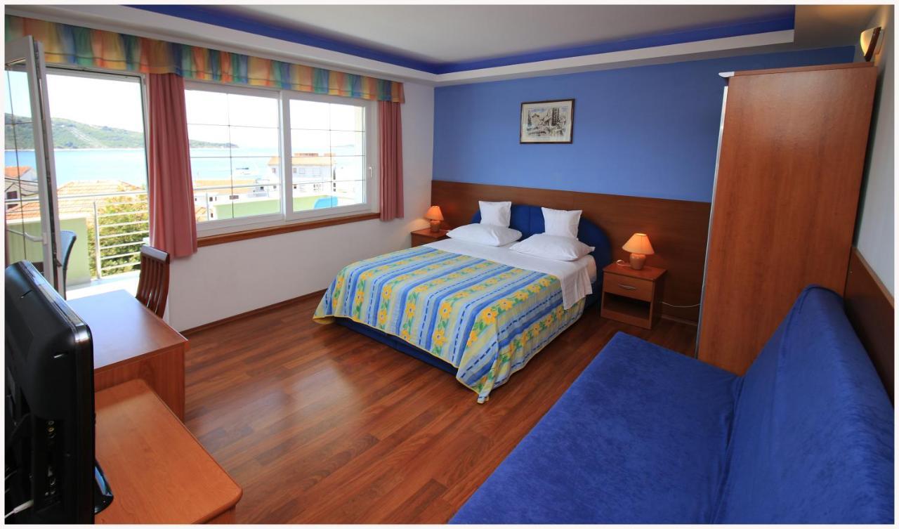 -Villa Sjor -Primosten-Apartmani- Has 2 Large Apartments And 2 Smaller Ones -Primosten Lokvice 6 Zewnętrze zdjęcie