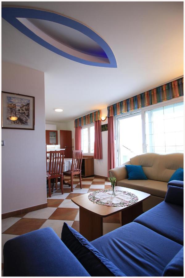 -Villa Sjor -Primosten-Apartmani- Has 2 Large Apartments And 2 Smaller Ones -Primosten Lokvice 6 Zewnętrze zdjęcie