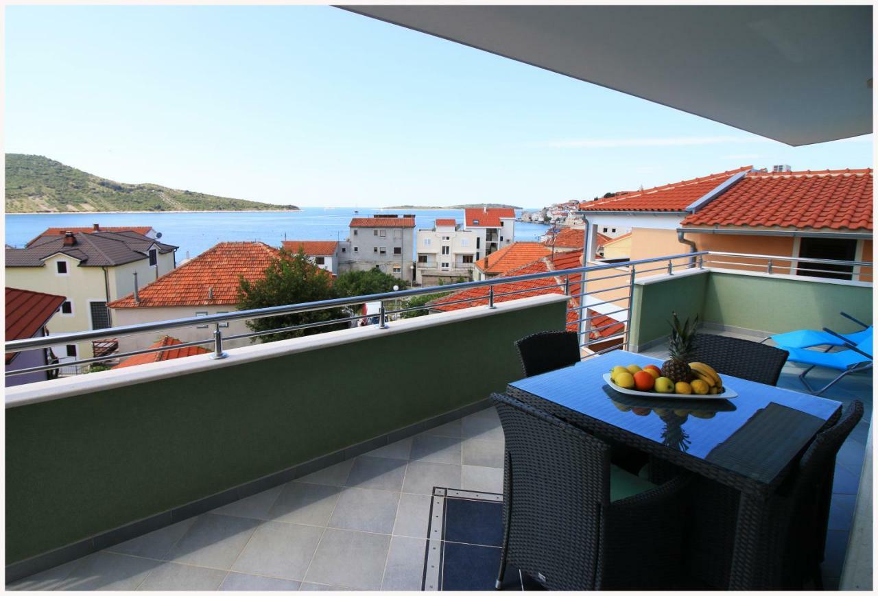 -Villa Sjor -Primosten-Apartmani- Has 2 Large Apartments And 2 Smaller Ones -Primosten Lokvice 6 Zewnętrze zdjęcie